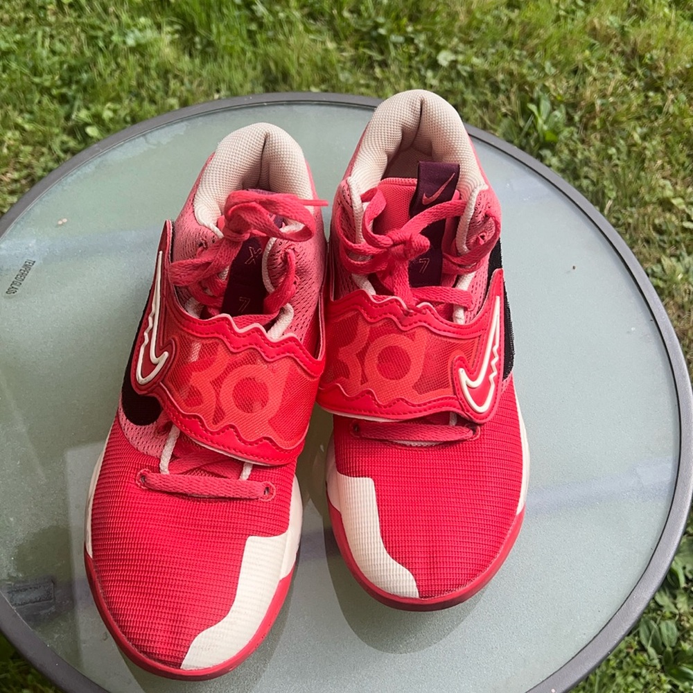 Durant basketball sneakers